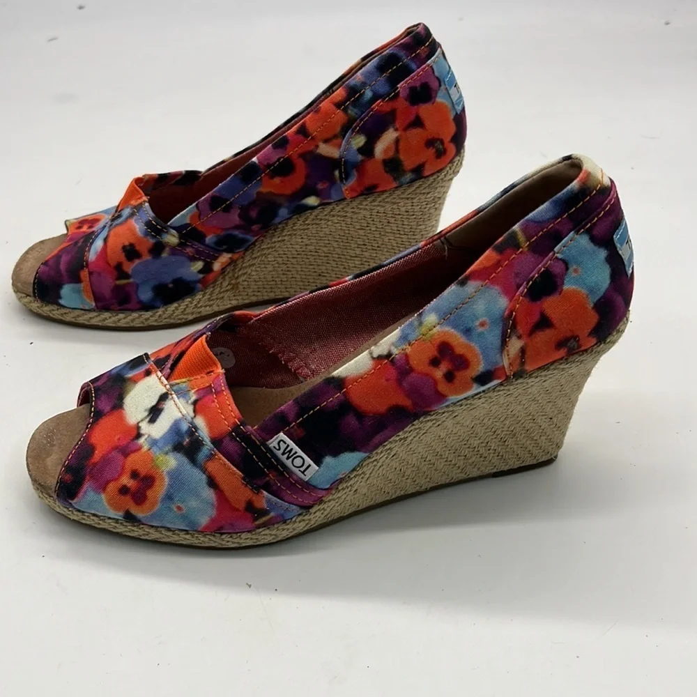 TOMS Espadrille Wedge Slip on Shoe with Peep Toe size 9W